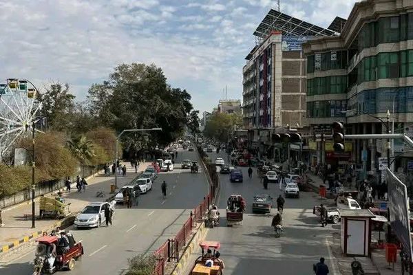 په ننګرهار کې د ۷۰ ښځو په ګډون ۴۲۶ نادرکه کسان تر موندنې وروسته خپلو کورنیو ته سپارل شوي