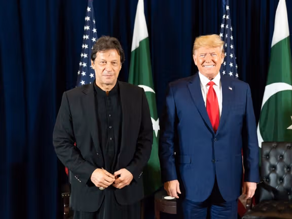 مشاور عمران خان به واشنگتن میرود تا از ترامپ برای رهایی او از زندان کمک بخواهد