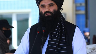 د یوه طالب مشر بدلېدونکې څېره؛ حقاني او سیاسي انعطاف