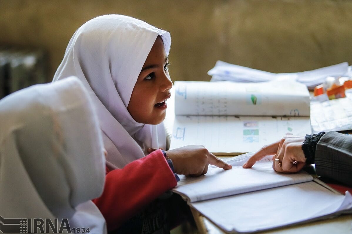 ظرفیت مکاتب ایران برای آموزش حضوری دانش‌آموزان افغان تکمیل شده است