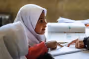 شمار دانشآموزان افغان در ایران تقریباً نصف شده است