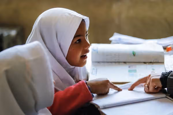 شمار دانشآموزان افغان در ایران تقریباً نصف شده است