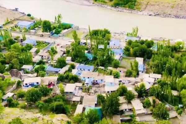 صدها خانواده در دروازها در محاصره درگیری میان طالبان و فاتح