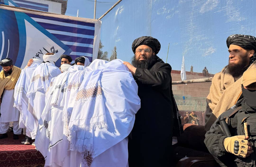 مولوي کبیر: ځینې هېوادونه د طالبانو د انزوا هڅې کوې خو دوی خپله د انزوا لوري ته روان دي