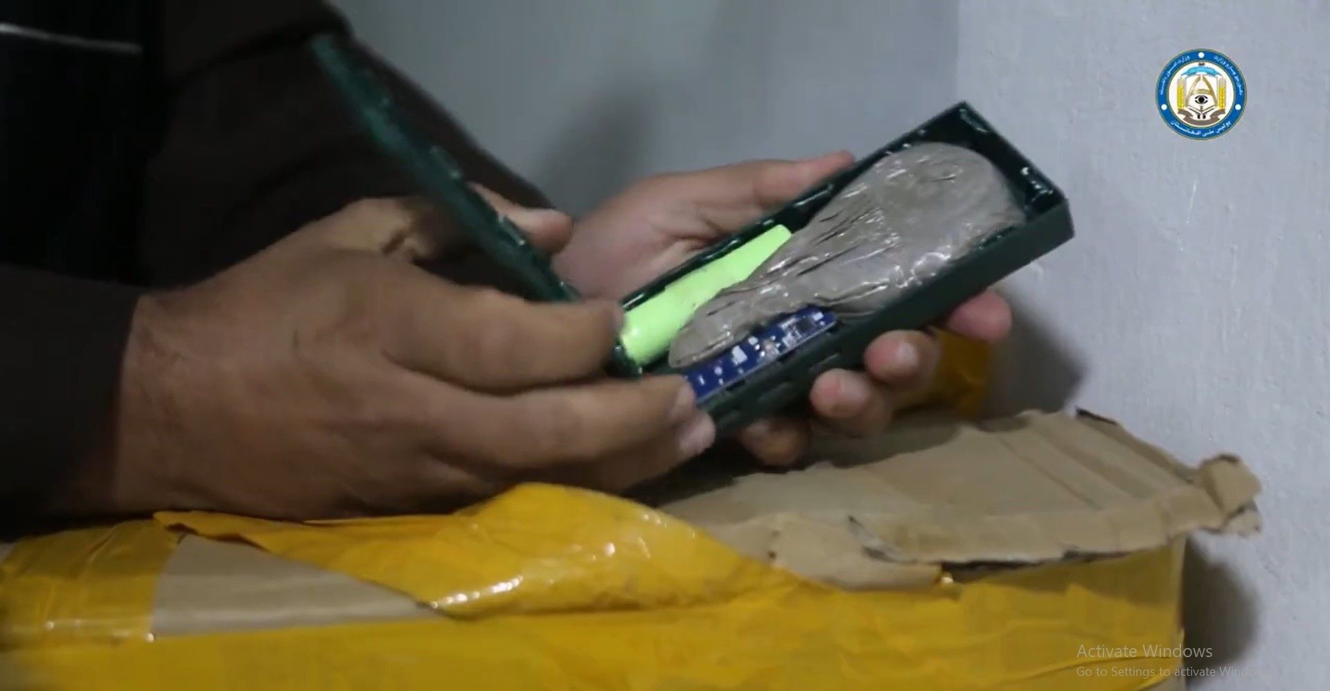 په کابل کې له خاورو ډک د پاور‌بانکونو پلورونکی ونیول شو