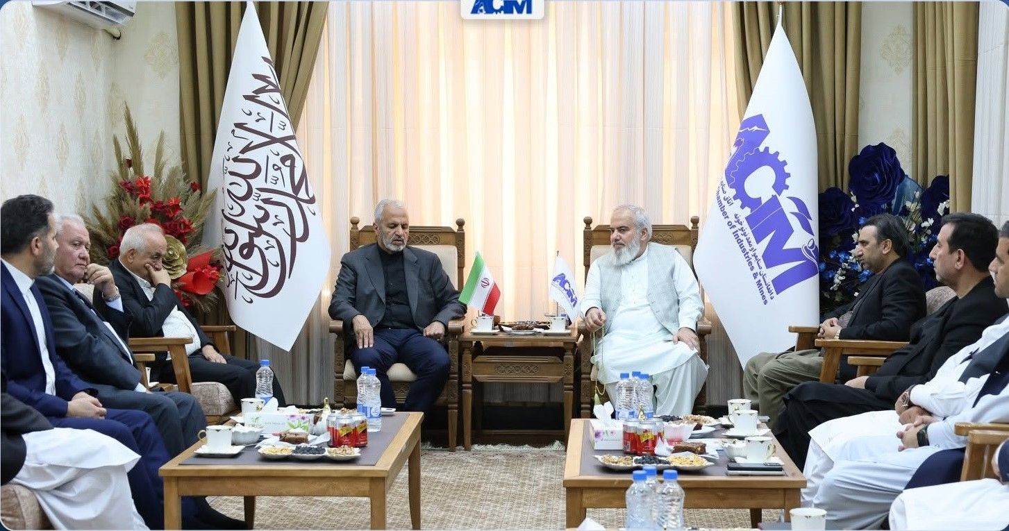 د صنایعو او کانونو خونې چارواکو په کابل کې د ایران له سفیر سره پر اقتصادي همکاریو خبرې کړي