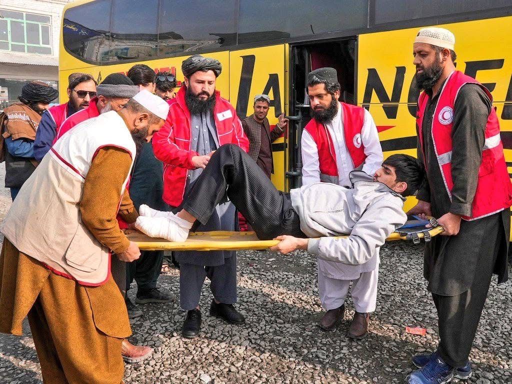 ۱۴ نفر در مرز ایران و ترکیه که در برف گیر کرده بودند، نجات یافتند