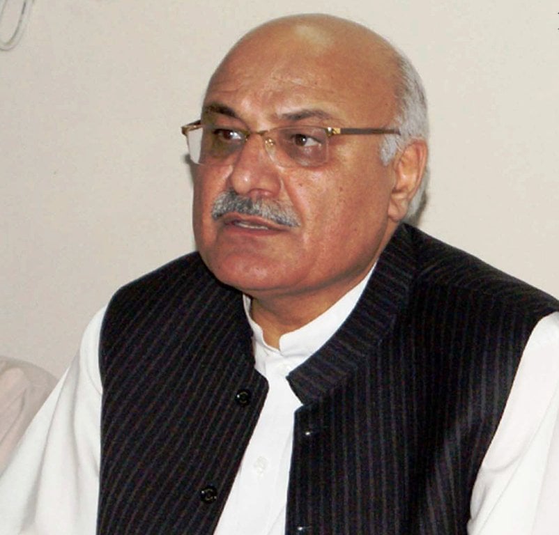 میا افتخار حسین: د کابل او اسلام‌اباد ترمنځ مخالفتونه باید د خبرو له لارې حل شي