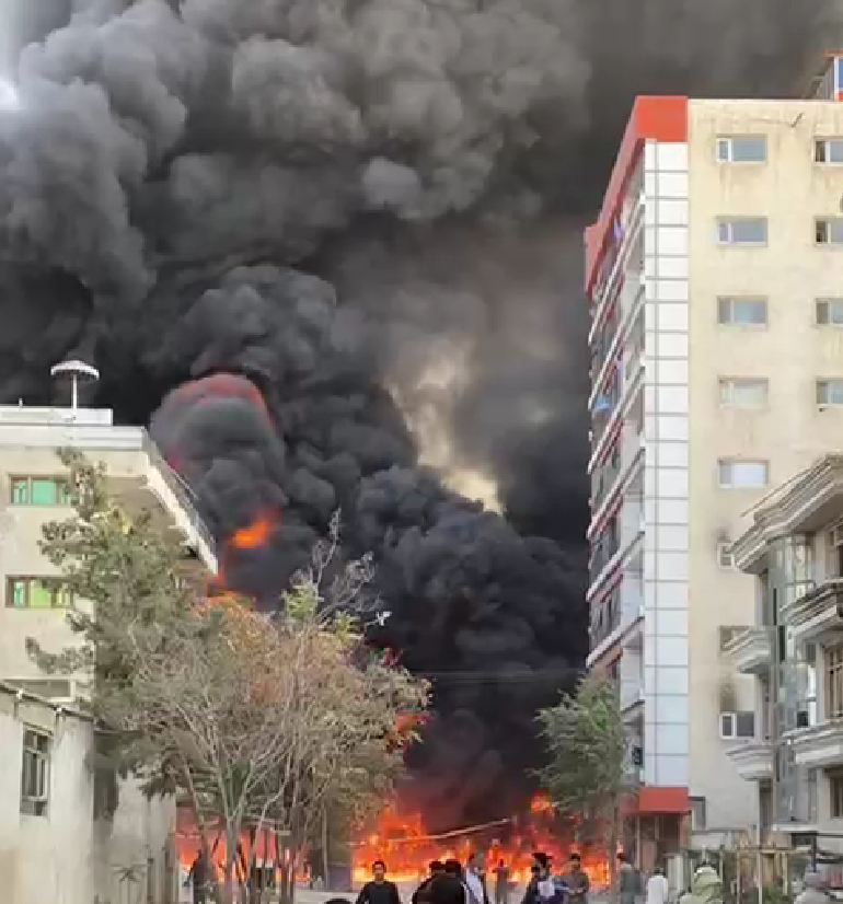 پاکستانۍ سرچینې وايي په کابل کې یې برید کړی خو طالبان یې د ټانکر چاودنه بولي