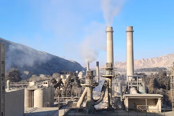 د ملي پراختیا شرکت وايي چې د غوري سیمنټو فابریکې ورځنی تولید ۷۰۰ ټنو ته رسېږي