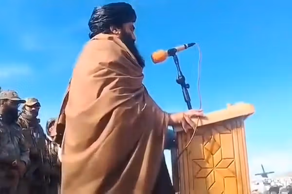 له بګرام نه په ۲۰۰۵ کال کې د القاعدې څلور تښتېدلي غړي حقاني شبکې وزیرستان ته لېږدولي وو