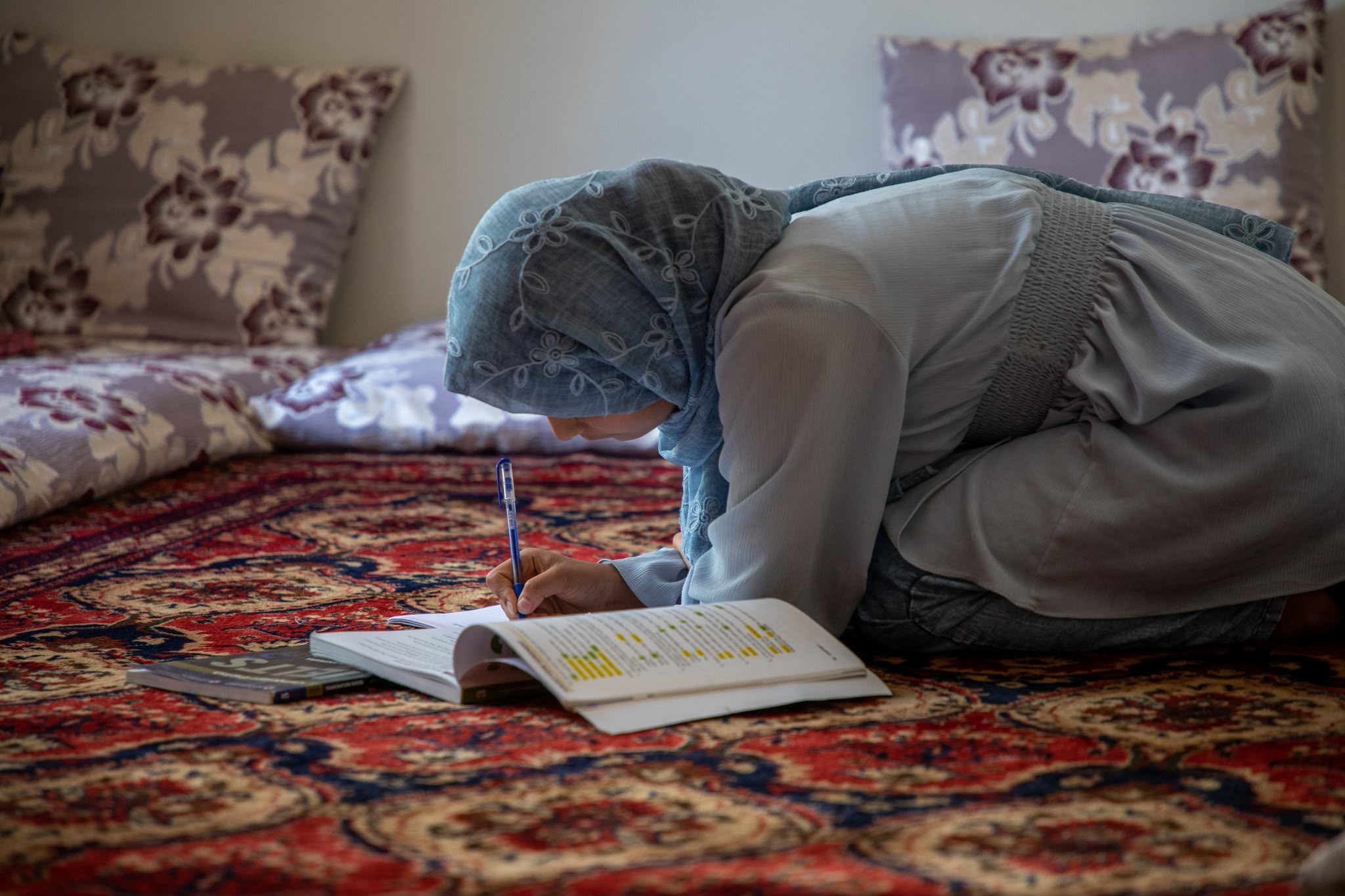 د ۱۴۰۰ کال وروسته په میلیونونه افغان نجونې له ښوونځیو پاتې شوې