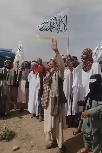 منابع می‌گویند طالبان رانندگان معترض را در هرات بازداشت کردند