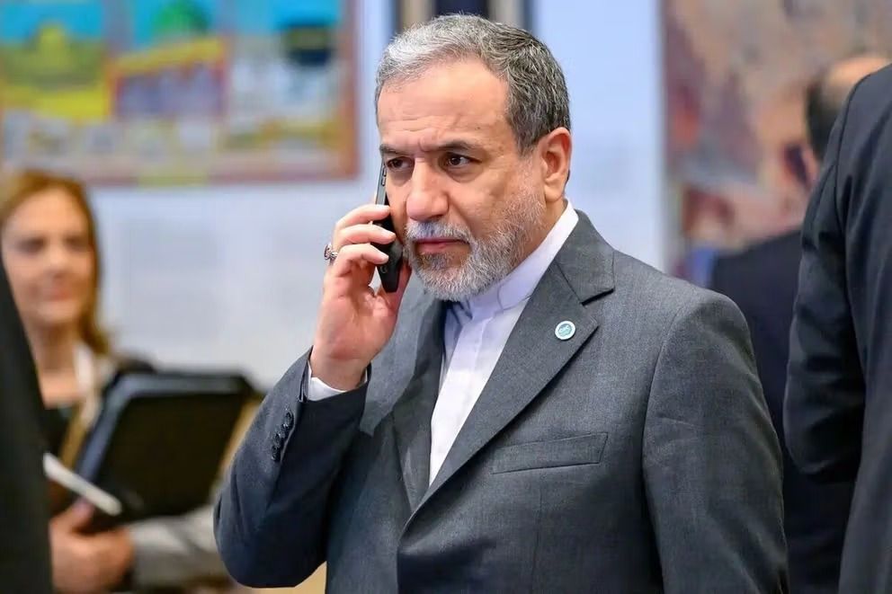 عباس عراقچي د اوو هېوادونو د بهرنیو چارو له وزیرانو سره ټلیفوني خبرې وکړې