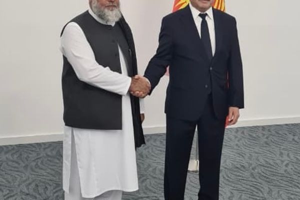 طالبانو د قرغزستان له لومړي وزیر سره د سوداګریزو اړیکو پر پراختیا خبرې کړې دي