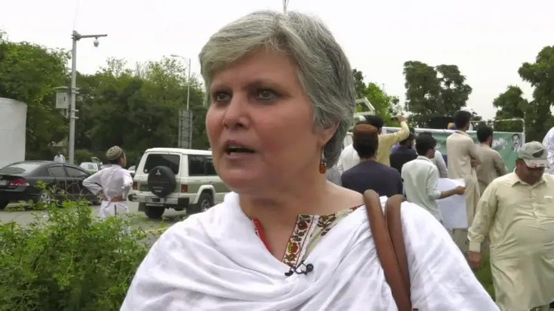 بشرا ګوهر د خواجه اصف څرګندونو ته: «اسامه بن لادن چا راوست او پناه یې ورکړه؟»