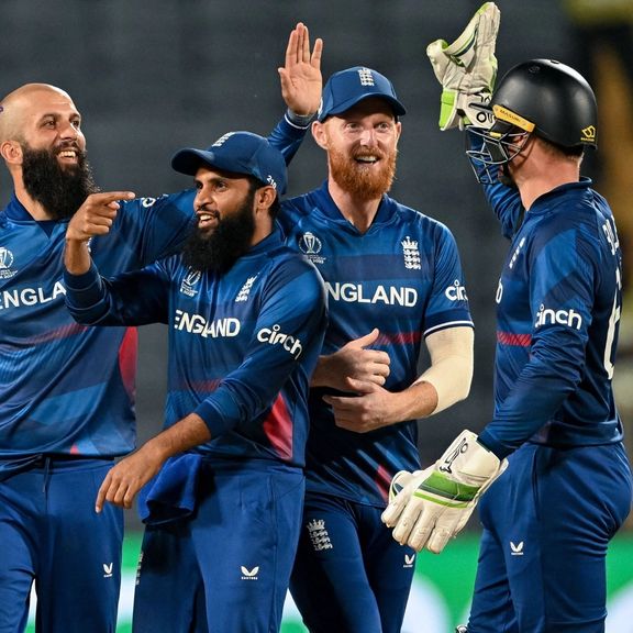 په نړۍوال جام کې انګلنډ هالنډ ته په ۱۶۰ منډو ماته ورکړه