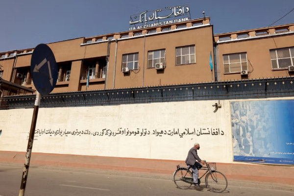 طالبان تحظر إدخال عملات دول المنطقة إلى أفغانستان