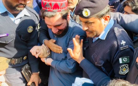 منظور احمد پښتین له محکمې څخه په ضمانت تر خوشې کېدو وروسته یوځلې بیا ونیول شو