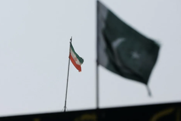 مقتل امرأتين أفغانيتين على الحدود بين باكستان وإيران