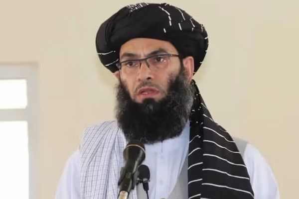 خالد حنفي ادعا: پخواني حکومت دیني ارزښتونه بدنامول او په بګرام کې یې ښځې بندیانې کړې وې