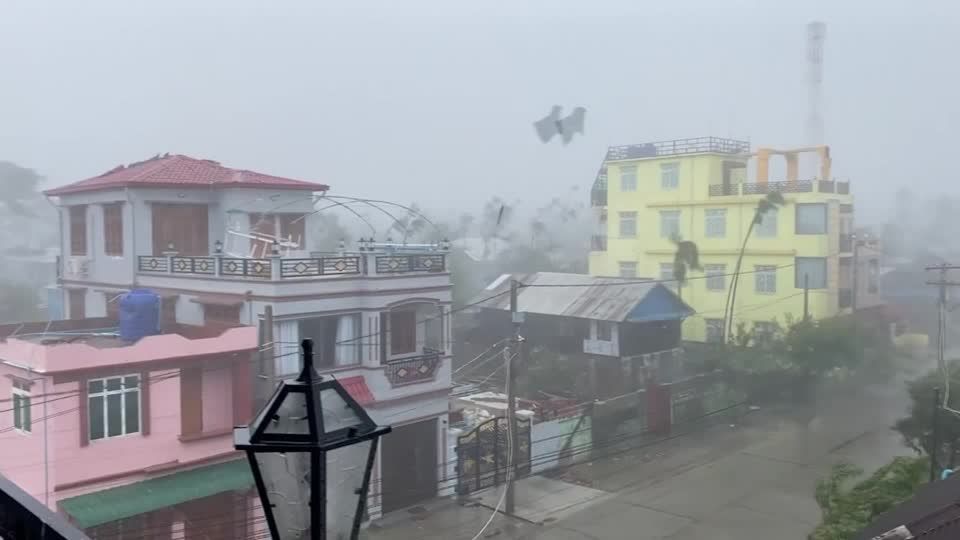 برخورد توفان به شهر مصیبت‌زده سیتوه در میانمار صدها هزار نفر را آواره کرد