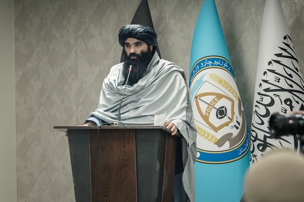 حقاني د طالبانو پر ځانګړو ځواکونو غږ کړی چې د نورې نړۍ د قطعاتو په څېر خپلسري نه شی