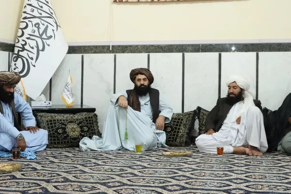 طالبانو د ایران پر پوله او ډیورنډ کرښه د انساني قاچاق او وارداتو د مخنیوي په اړه ناسته کړې