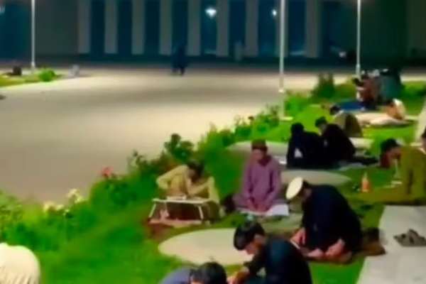 د کابل پوهنتون محصلان: د لیلیې مودې کمېدو له ستونزو سره مخ کړي یو