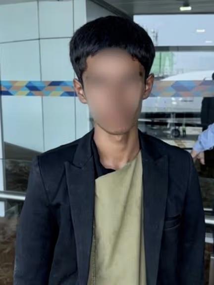 یو افغان ماشوم چې د الوتکې د ټایر په ځای کې پټ و، ژوندی هند ته رسېدلی دی