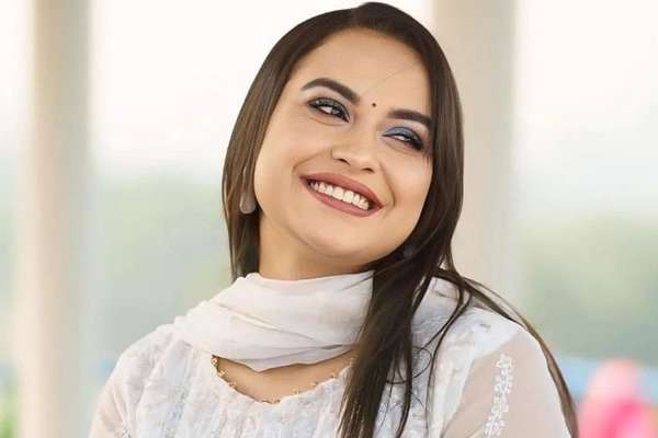 د بنګلهدېش مشهوره فلمي لوبغاړې او ماډله ردیکا ردي په خپل کور کې مړه موندل شوې