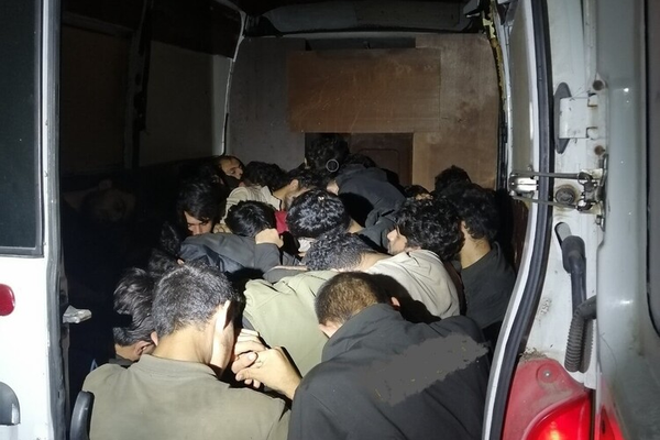 بلغاریا ۳۵ بېاسناده افغان کډوال نیولي دي