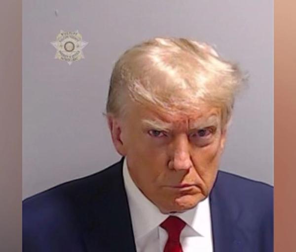 د لومړي ځل لپاره د امریکا ولسمشر په بند کې؛ ټرمپ ځان د جورجیا یوه زندان ته تسلیم کړ