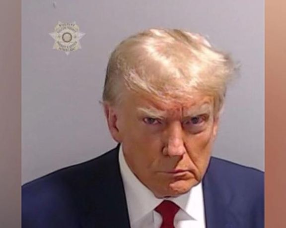 د لومړي ځل لپاره د امریکا ولسمشر په بند کې؛ ټرمپ ځان د جورجیا یوه زندان ته تسلیم کړ