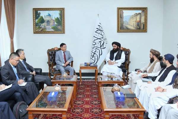 نماینده چین با متقی درباره همکاری طالبان با جامعه جهانی گفتوگو کرد