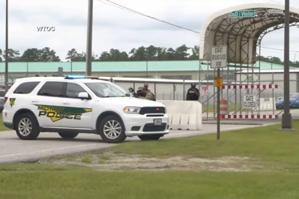 إصابة عدد من الجنود في إطلاق نار داخل قاعدة عسكرية أميركية