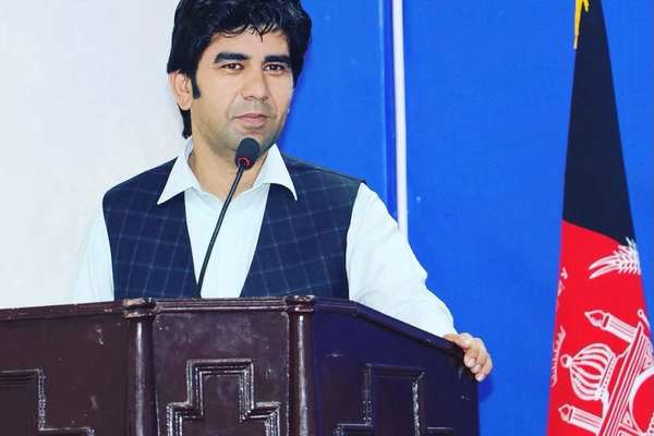 شاعر او لیکوال طالب منګل د ترافیکي پېښې له امله ومړ