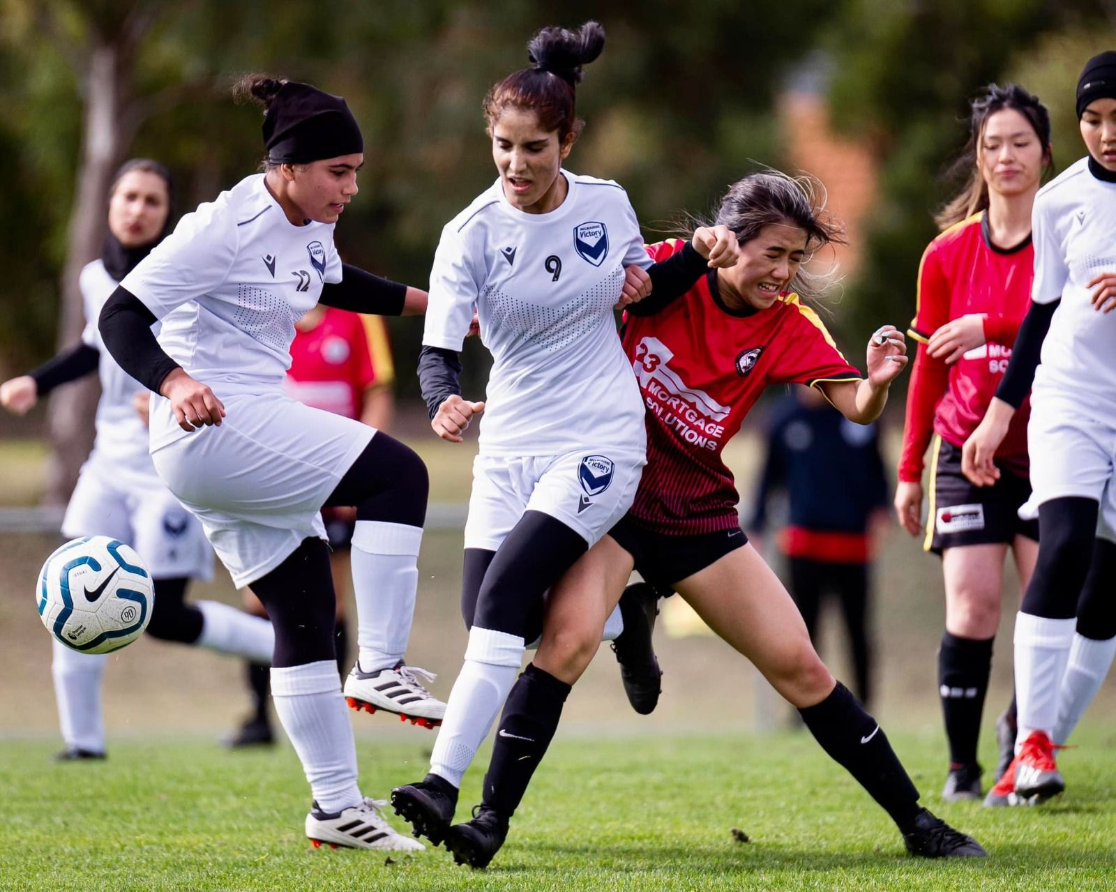 تیم فوتبال دختران افغانستان برای اولین بار در یک لیگ محلی استرالیا شرکت کرد