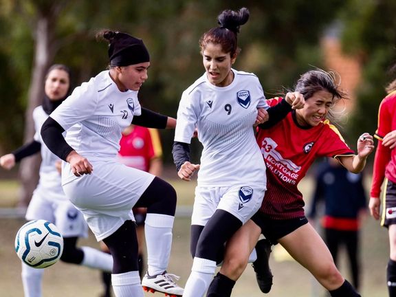 تیم فوتبال دختران افغانستان برای اولین بار در یک لیگ محلی استرالیا شرکت کرد