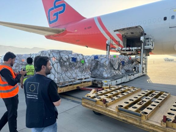 د اروپايي ټولنې د روغتیايي توکو سل ټنه جوپه کابل ته ورسېده