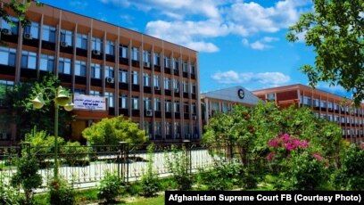 گسترش ارعاب؛ طالبان دو نفر را در کابل در ملاء عام شلاق زد