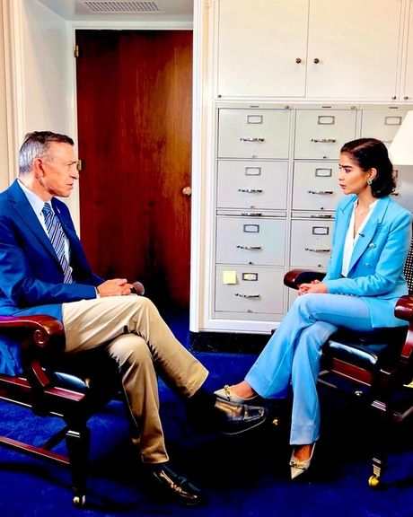 عضو کانگرس به افغانستان اینترنشنال: افغانستان آماده پذیرش کامل دموکراسی نبود