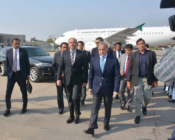 نخستوزیر پاکستان "برای گسترش روابط اقتصادی" به آذربایجان رفت