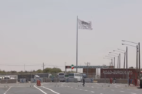طالبانو په هرات کې د نړیوالو بنسټونو ۲۰ نیولي کارکوونکي بېرته خوشې کړي دي