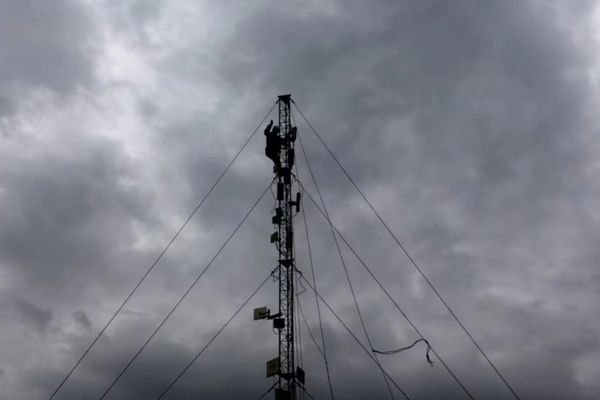 یوناما پر طالبانو غږ کړی چې انټرنېټ سملاسي بېرته فعال کړي