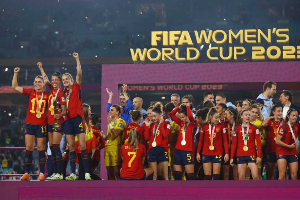 نخست وزیر سابق بریتانیا: طالبان باید فوتبال زنان را ببینند تا متوجه قدرت و مهارت آنها شوند