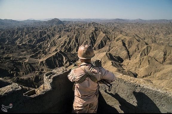 عیني شاهد: ایراني پوله ساتو د افغان کډوالو پر ۳۰۰ کسیزه ډله د «ارپيجي» راکټ برید کړی