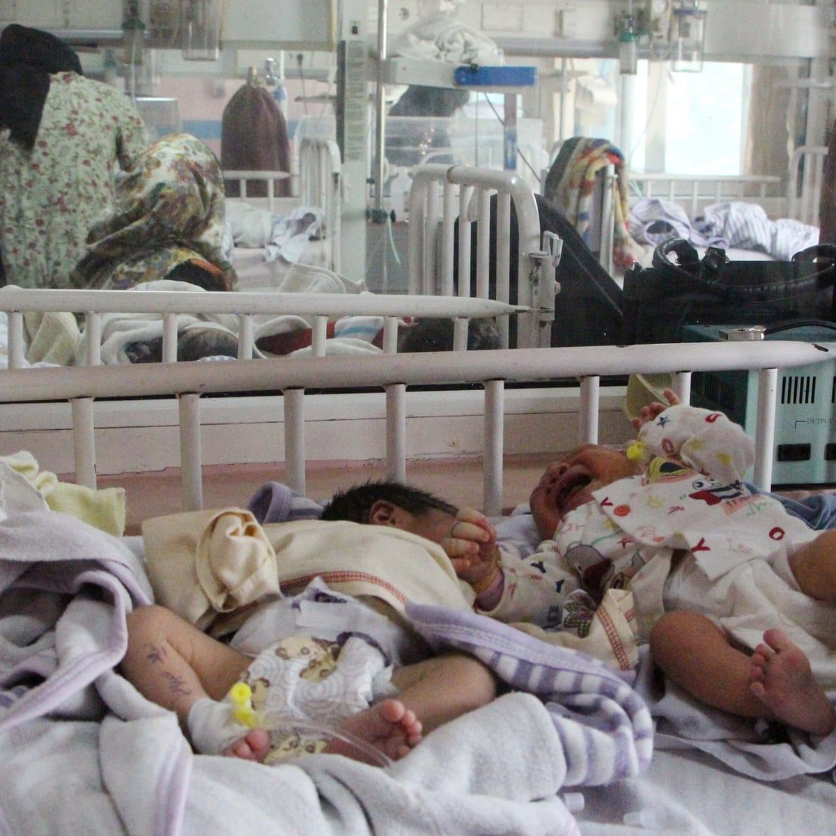 فروپاشی نظام صحی؛ صندوق نجات کودکان می‌گوید تنها در ماه دسامبر ۱۳۵ کودک جان باخته‌ است