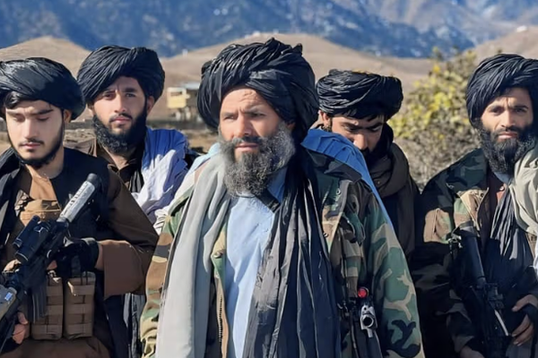 تعيين قائد عسكري من طالبان على رأس وزارة النقل والطيران المدني