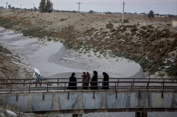 روزنامه جمهوری اسلامی: طالبان به جای حقابه، آدم تشنه به ایران میفرستد